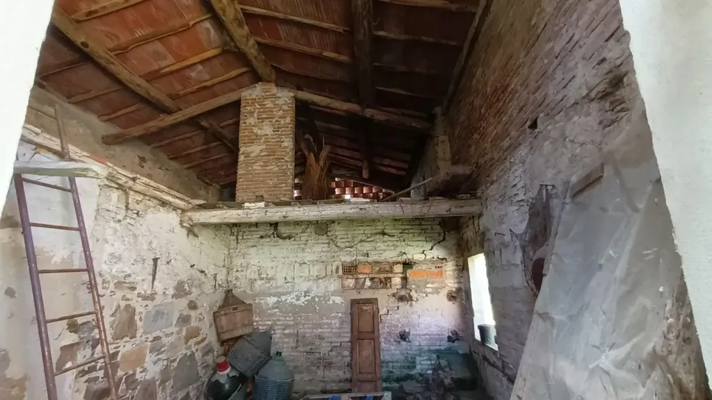 Pièces - Cascina for Renovation with Garden near Lucca