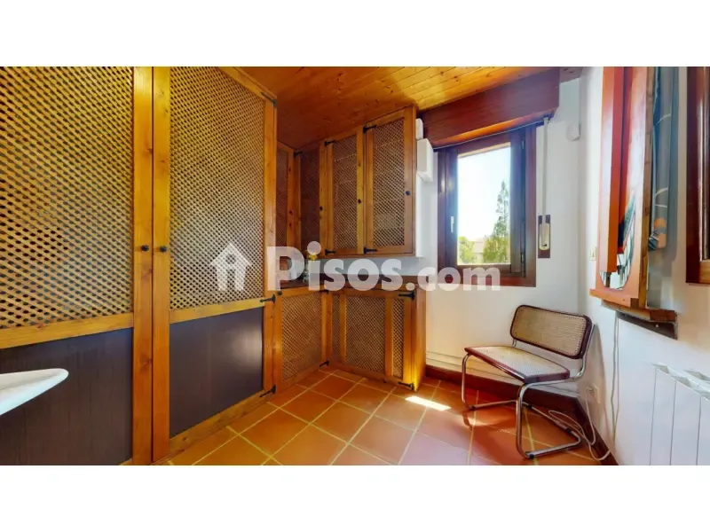 Bathrooms - Independent Villa with Private Pool in Gueñes