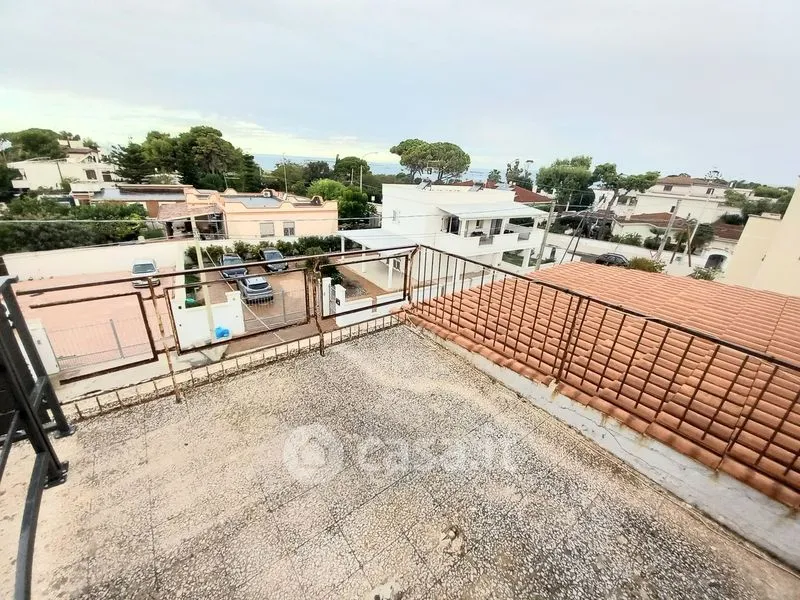 Balcon - Fully Furnished Flat with Balcony in Taranto