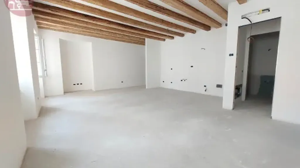 Pièces - Riqualificato Triplex in Trieste