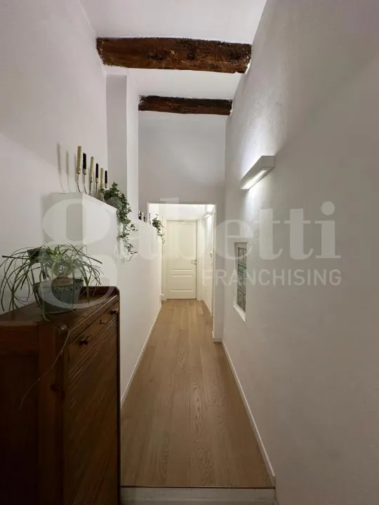 Esik - Renovated Ground Floor Flat in Bologna