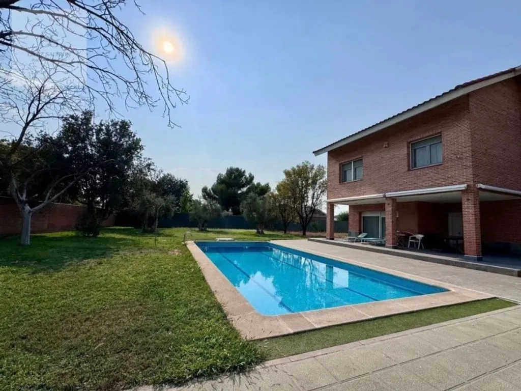 Piscina - Chalet with Pool in Mejorada del Campo