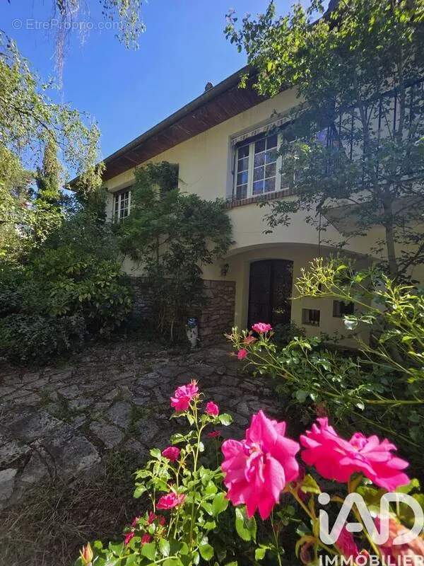Maison 6 pièces à Bellerive-Sur-Allier