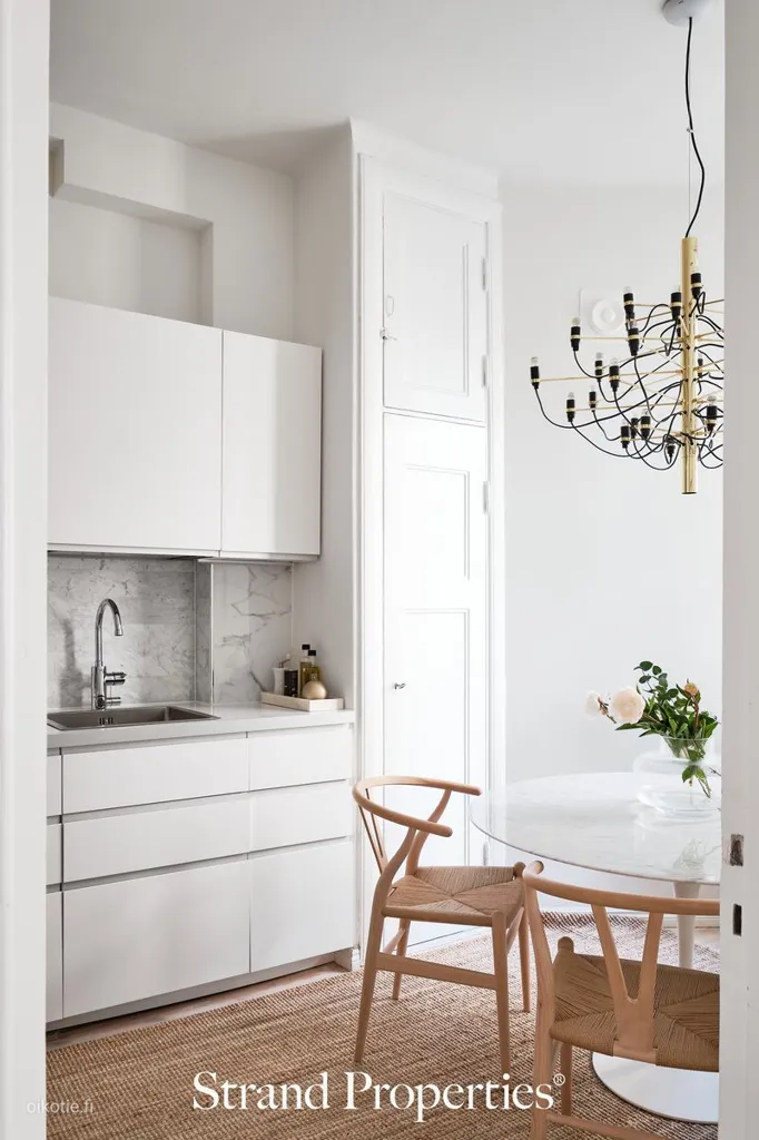 Köök - Historic Apartment with Garden View in Etu-Töölö