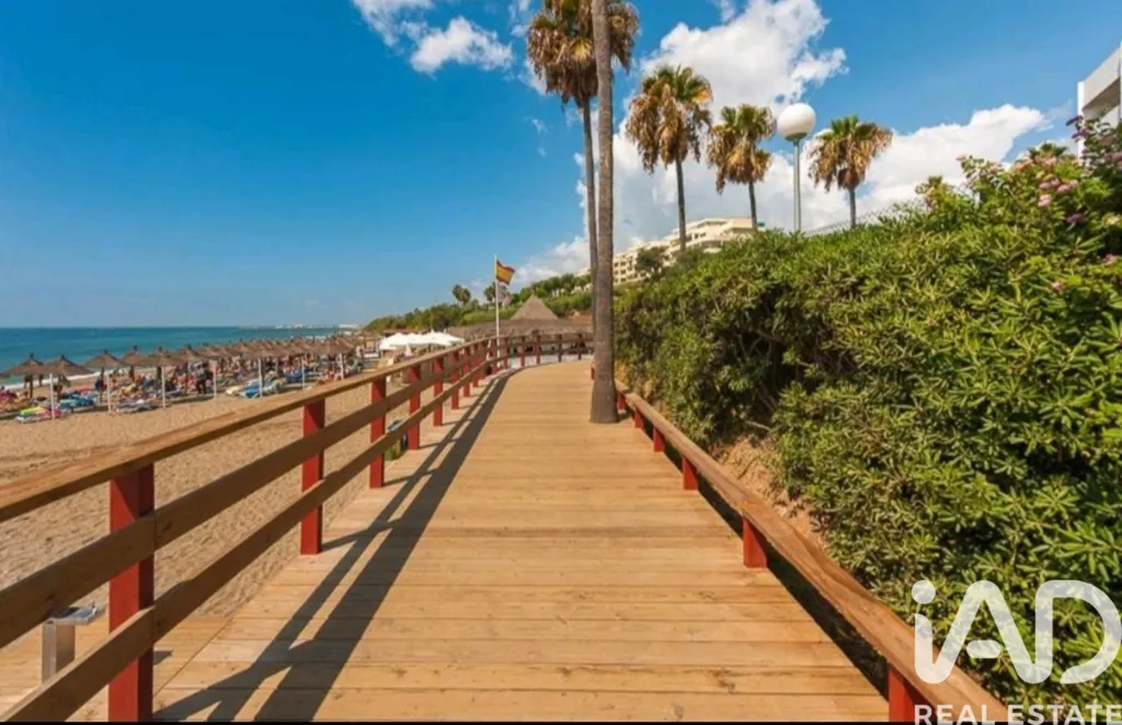 First-Line Beach Apartment with Pool in Ur Algaida