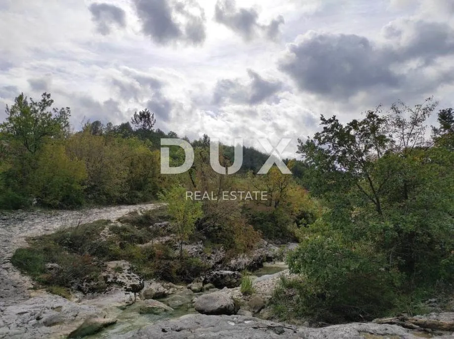 Aed - Agricultural Land with Stream in Pazin