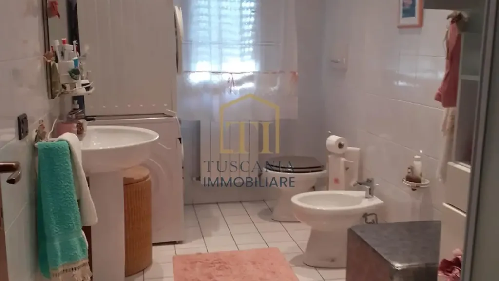 Salles de bain - Apartment with Terrace in Montaione