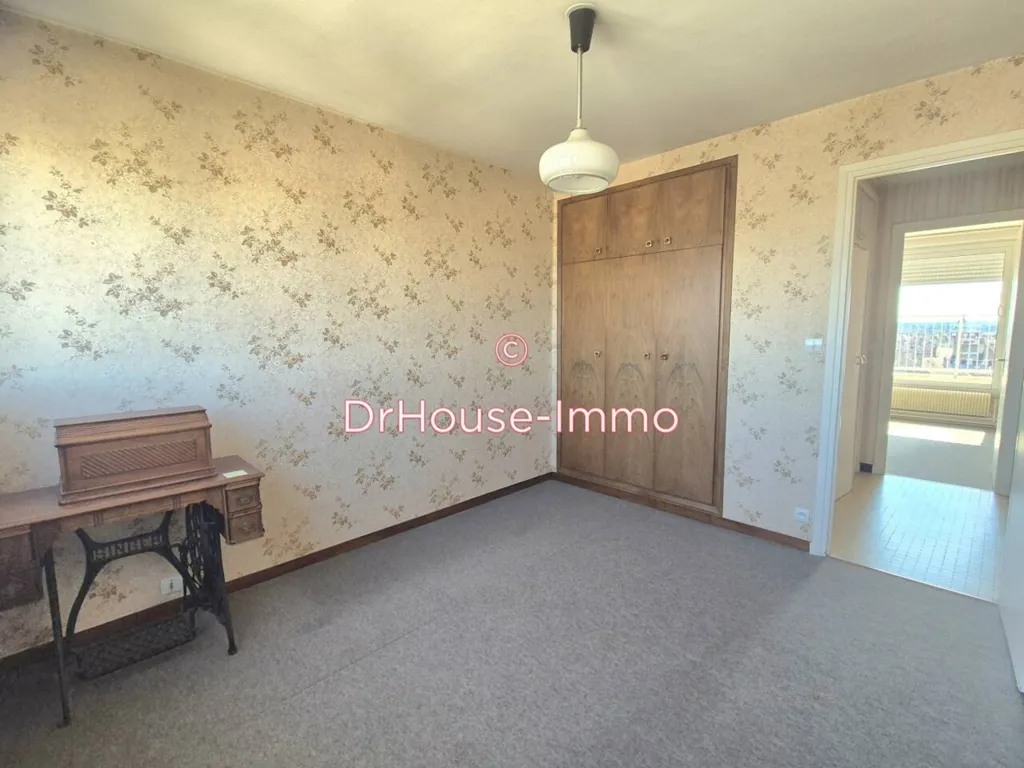 Chambres - Appartement 3 Pièces avec Terrasse à Chalon-sur-Saône