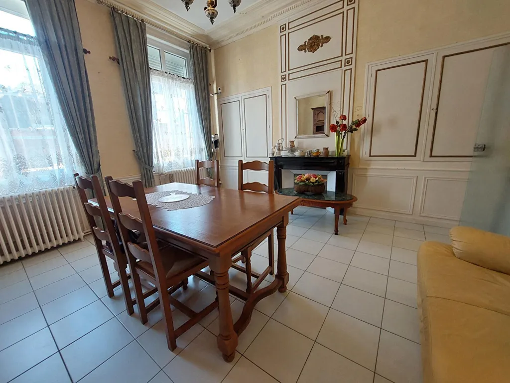 Söögituba - 3-Bedroom Apartment with Private Garage in Eu