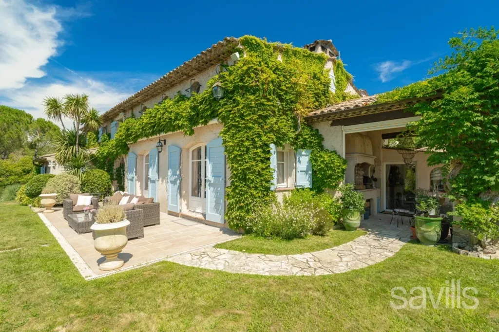 Exterior - Provençal Villa with Pool in Valbonne