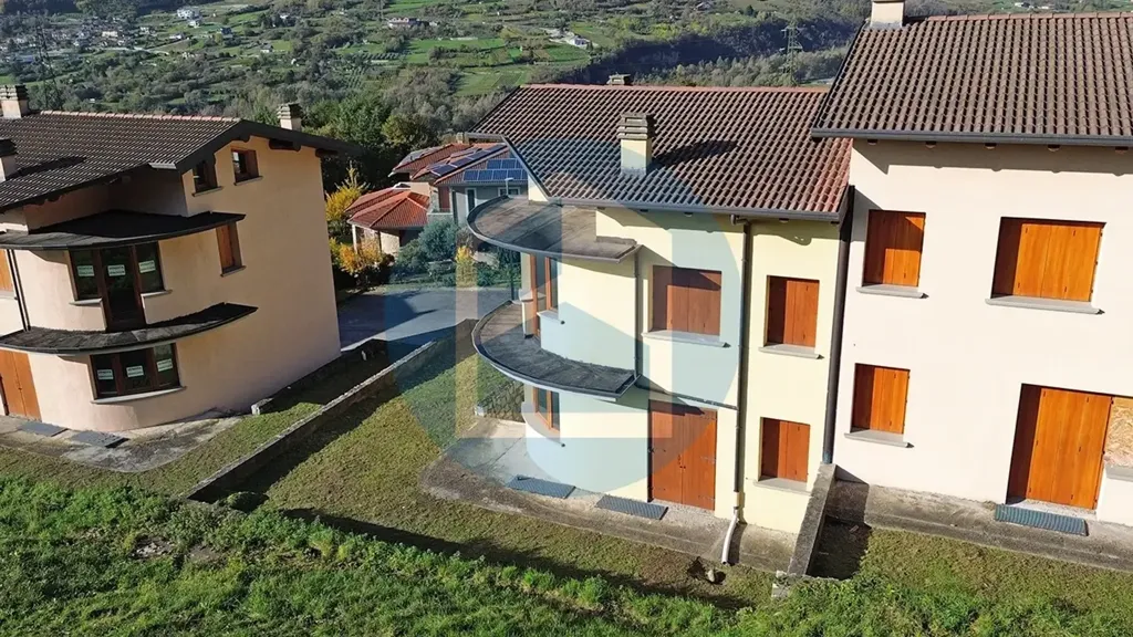 Vue aérienne - Bifamiliar Villa with Garden in Niardo