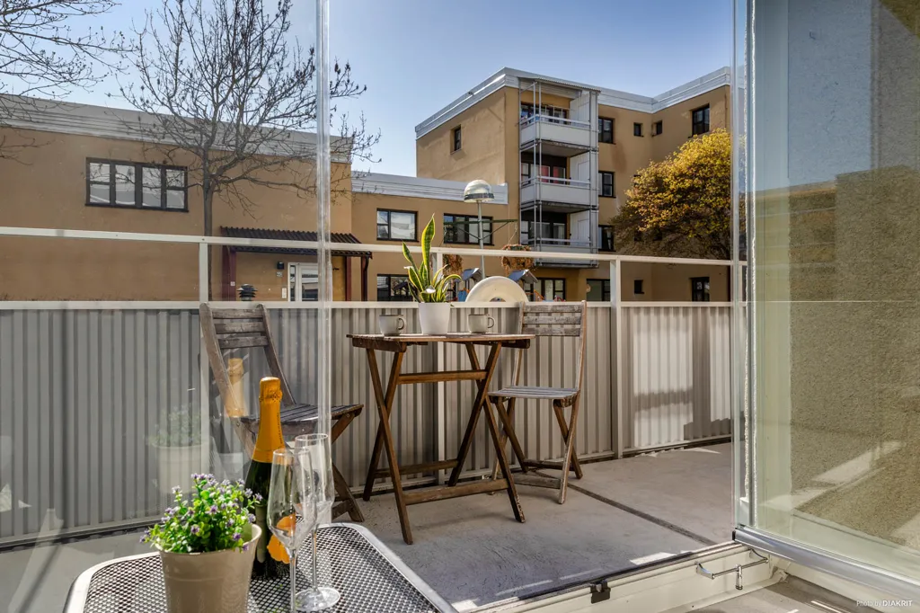 Balcon - Charming Apartment with Sunny Terrace in Kista