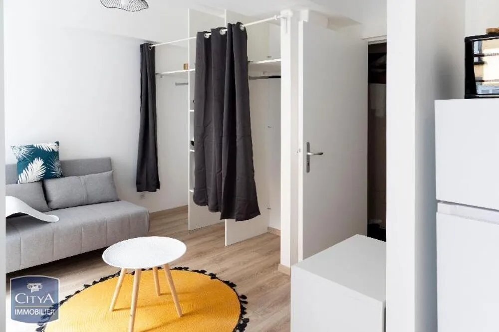 Chambres - Appartement Meublé 1 Pièce au Centre de Riom