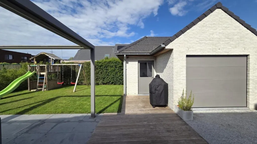 Jardin - Maison 4 Façades avec Terrasse près du Centre d'Izegem