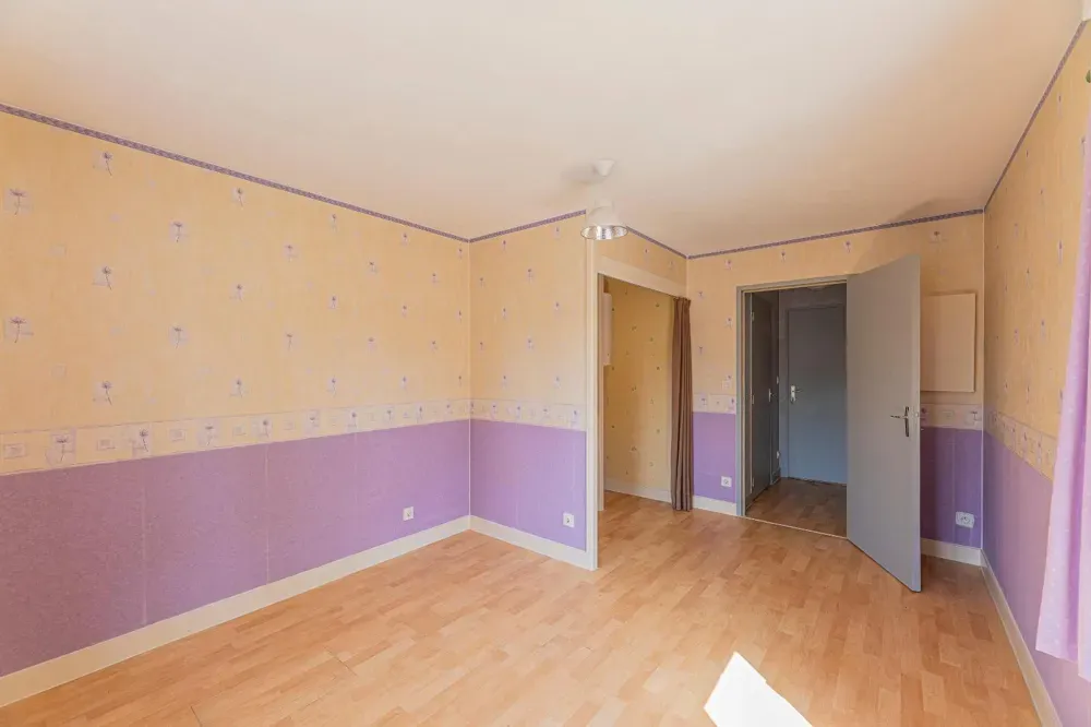 Toad - T1 Apartment with Parking in Joué-lès-Tours