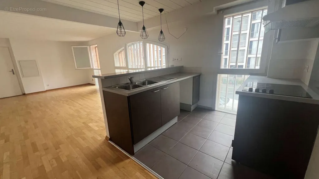 Cuisine - Appartement Duplex avec Parking Sécurisé à Bordeaux Chartrons