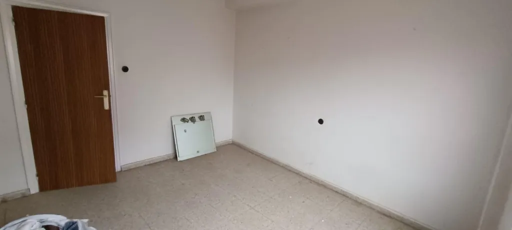 Stanze - Flat for Renovation with Balcony in Zamora