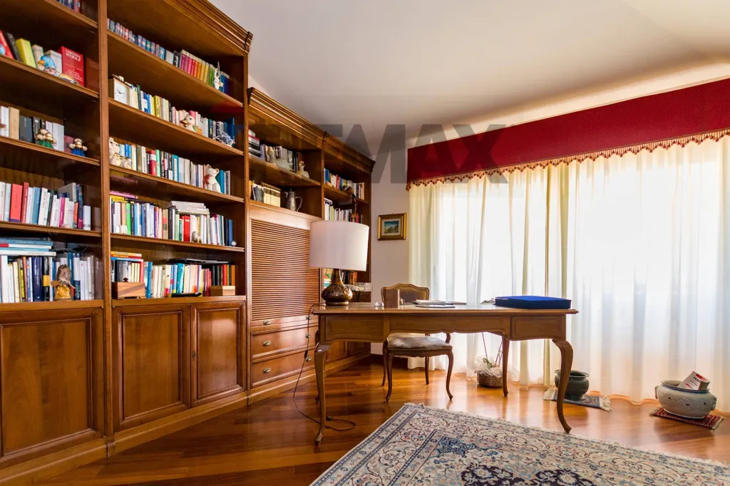 Office - Elegant Villa with Pool in Castelvetrano