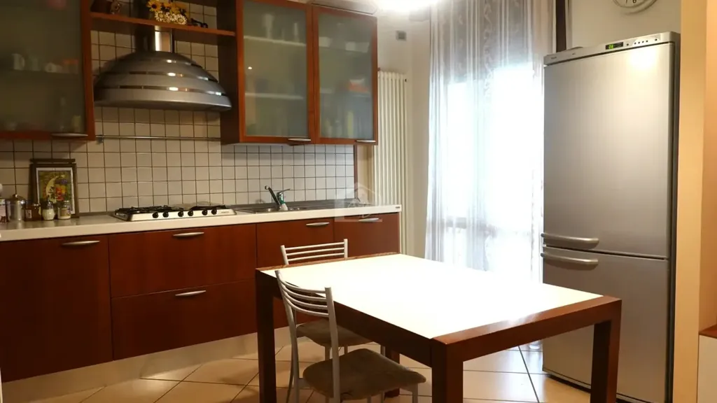 Cuisine - Semi-Detached Apartment with Garden in Suzzara