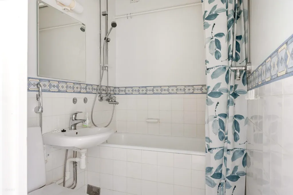 Bagni - City Centre Flat with Courtyard View in Turku