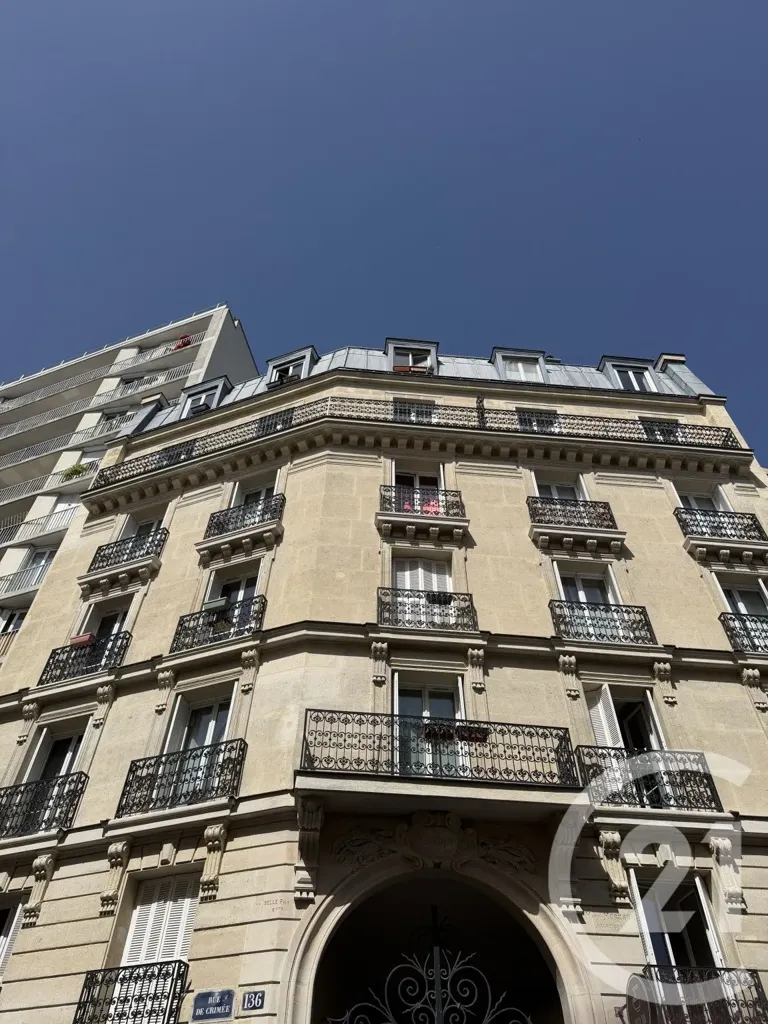 Välivaade - 6-Piece Parisian Flat with Balcony in 19ème