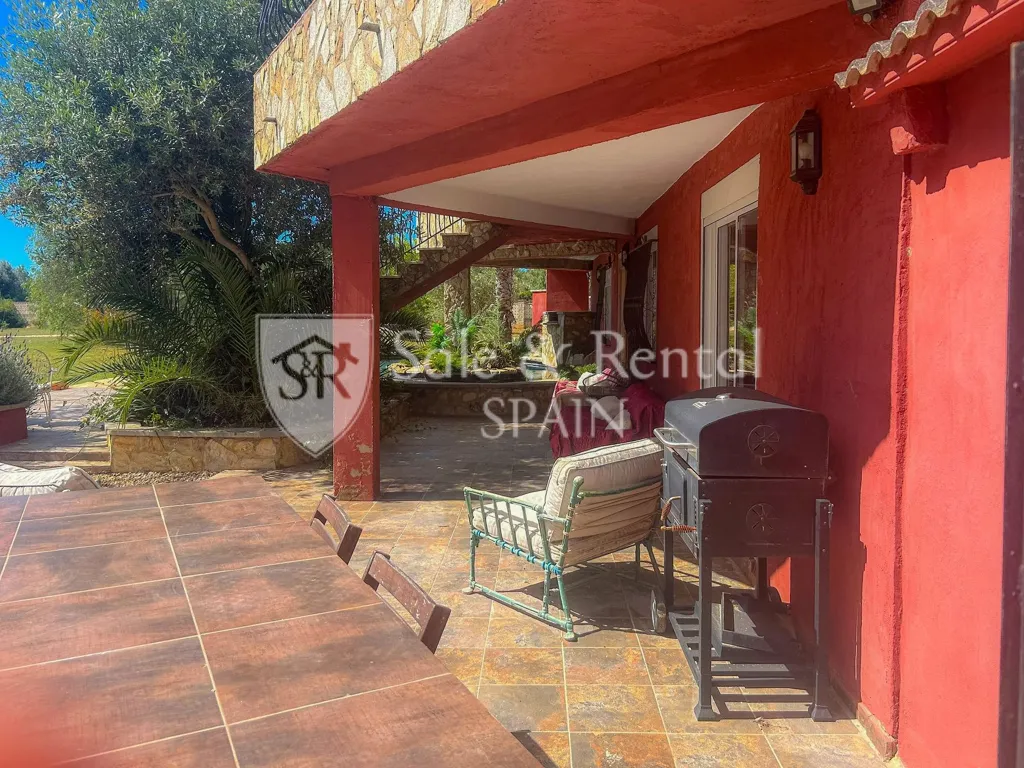 Terrazza - Chalet with Pool and Terrace in Montserrat