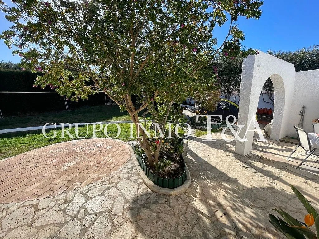 Terrass - Chalet with Pool and Sea View in Las Atalayas