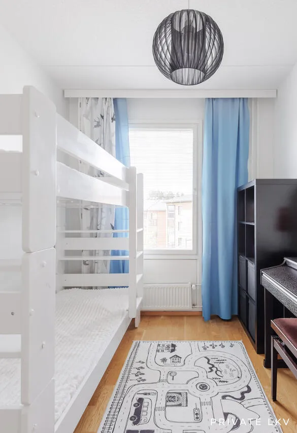 Chambres - 3-Bedroom Apartment with Balcony in Espoo Tuomarila