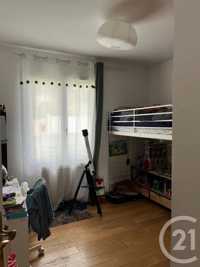 Chambres - Maison avec Piscine et Vue Imprenable à Pommiers