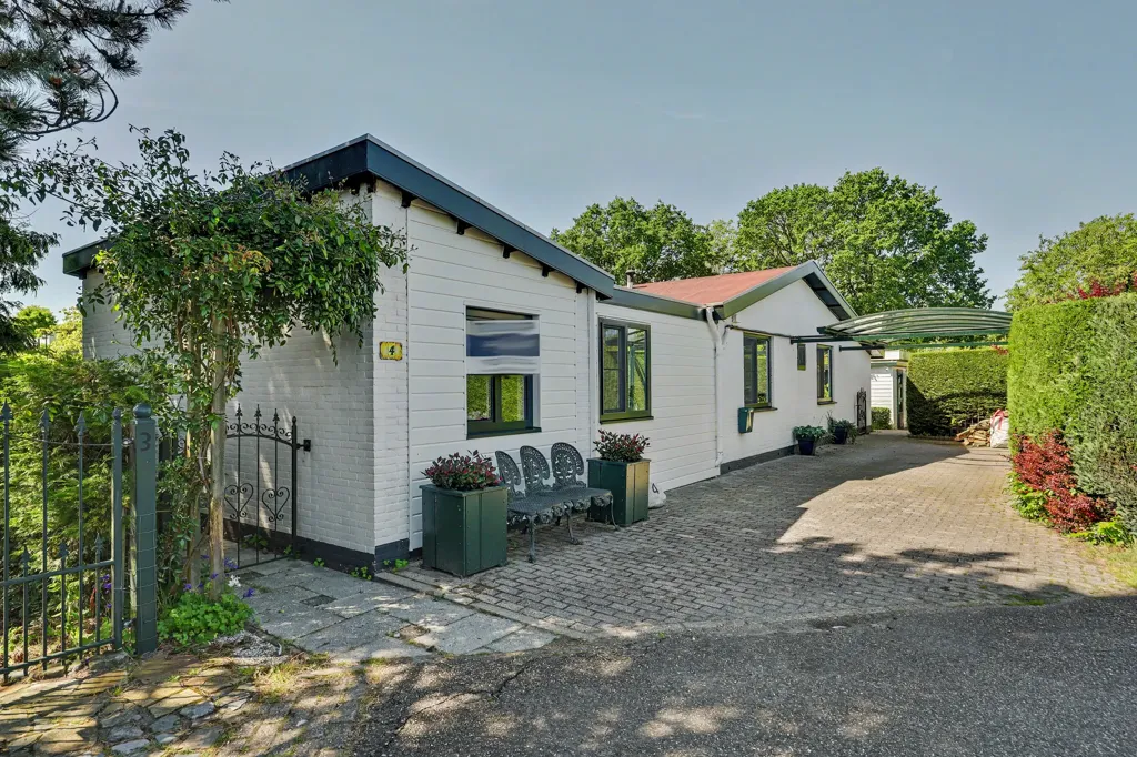 Välivaade - Modernised Bungalow with Garden in Kortgene
