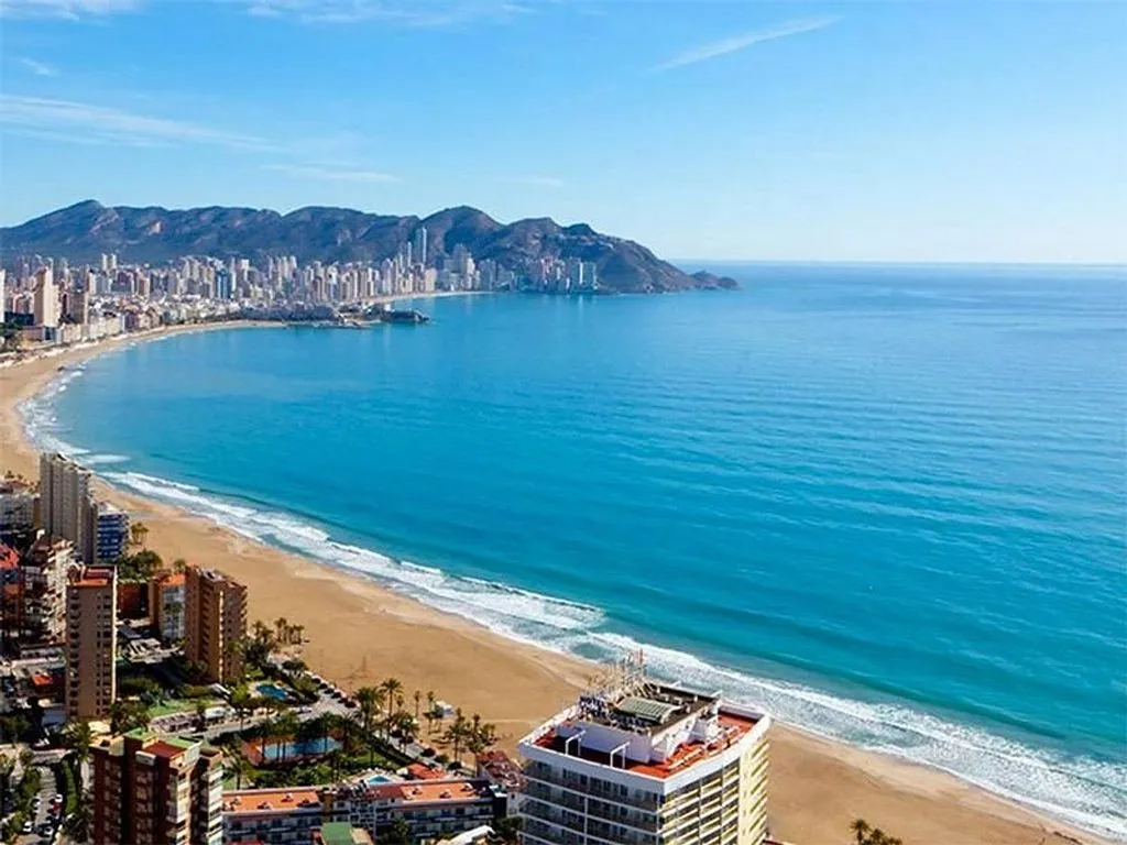 Luxury 1-Bed Apartment with Sea View in Benidorm