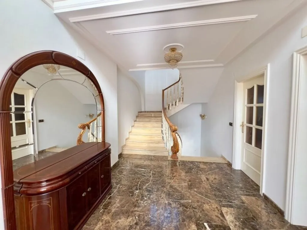 Esik - Luxury Chalet with Pool in San Vicent del Raspeig