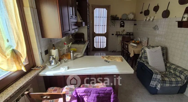Cucina - Rustic Bifamily Villa with Garden in Trecate