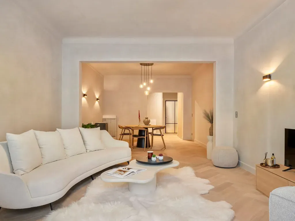 Séjour - Appartement Rénové avec Vue sur le Stadspark à Anvers