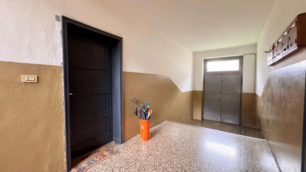 Ingresso - Three-Room Apartment with Balcony in Breno
