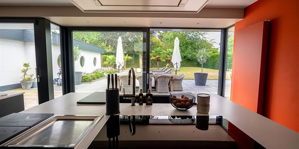 Köök - Villa with Indoor Pool in Mouscron
