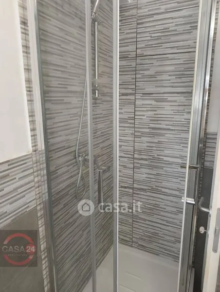 Bagni - Attic Flat with Balcony in Villaggio Trieste, Latina
