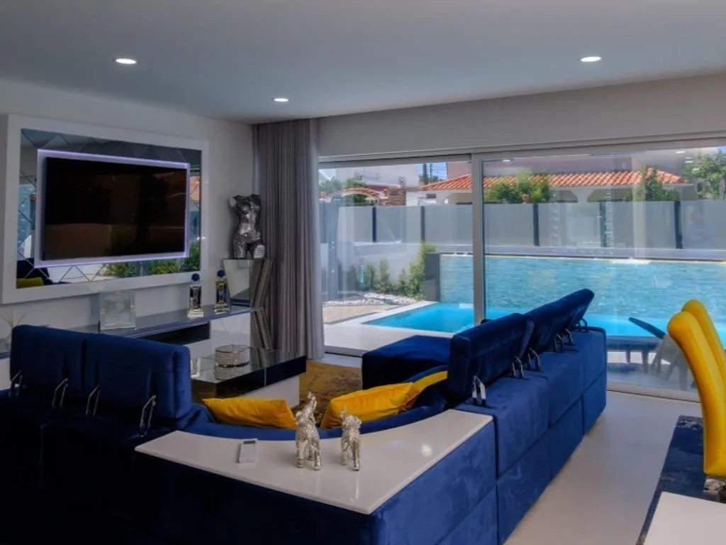 Elutuba - Luxury Detached House with Pool in Aroeira, Almada