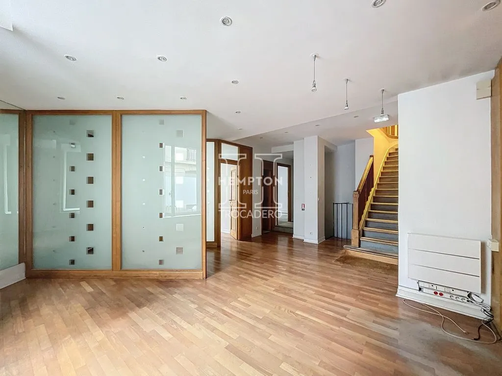 Elutuba - Luxury Duplex with Parking in La Muette, Paris