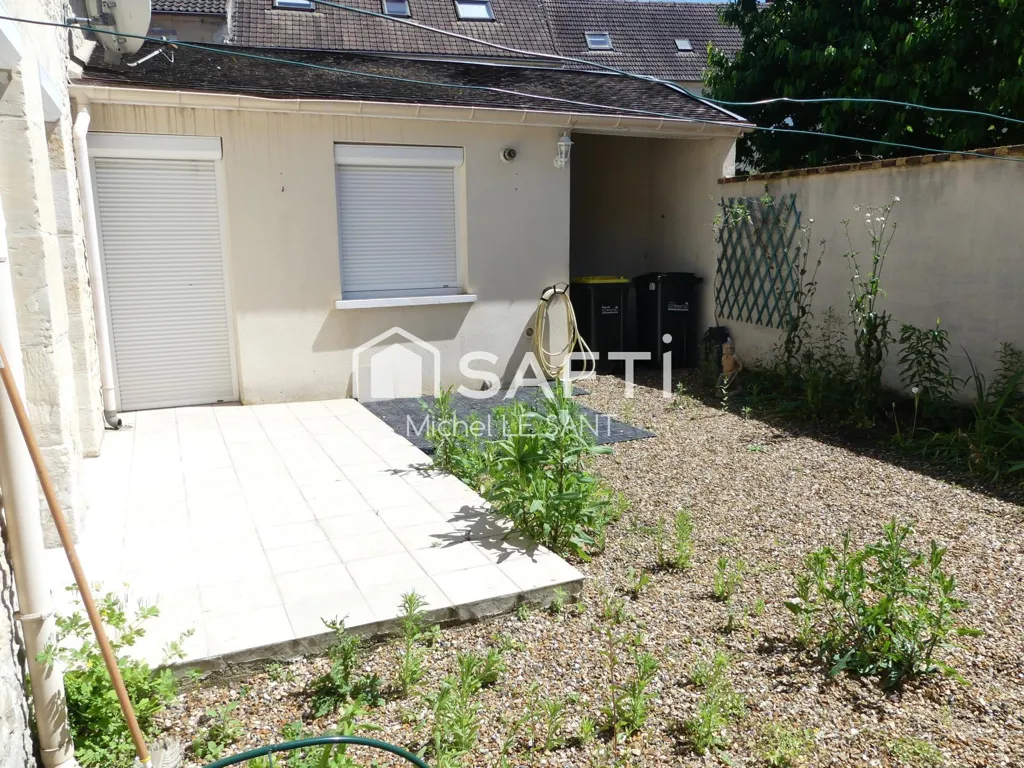 Aed - Charming Townhouse with Garden in Bury