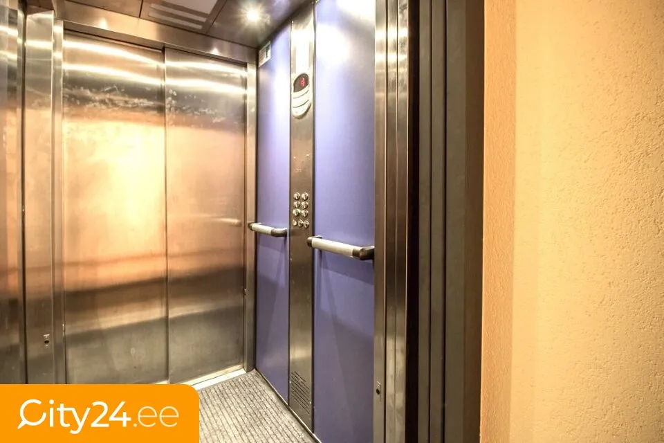 hallway_entrance