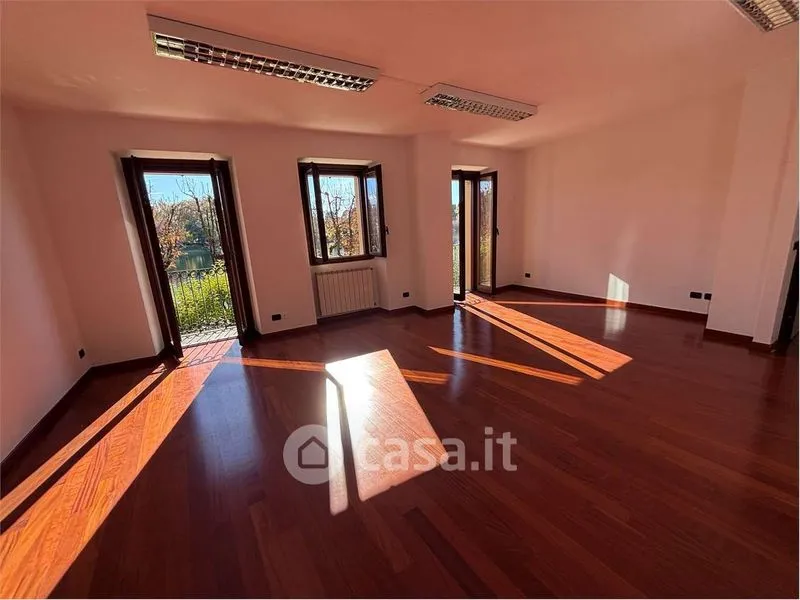 Pièces - Elegant Apartment with River View in Sesto Calende