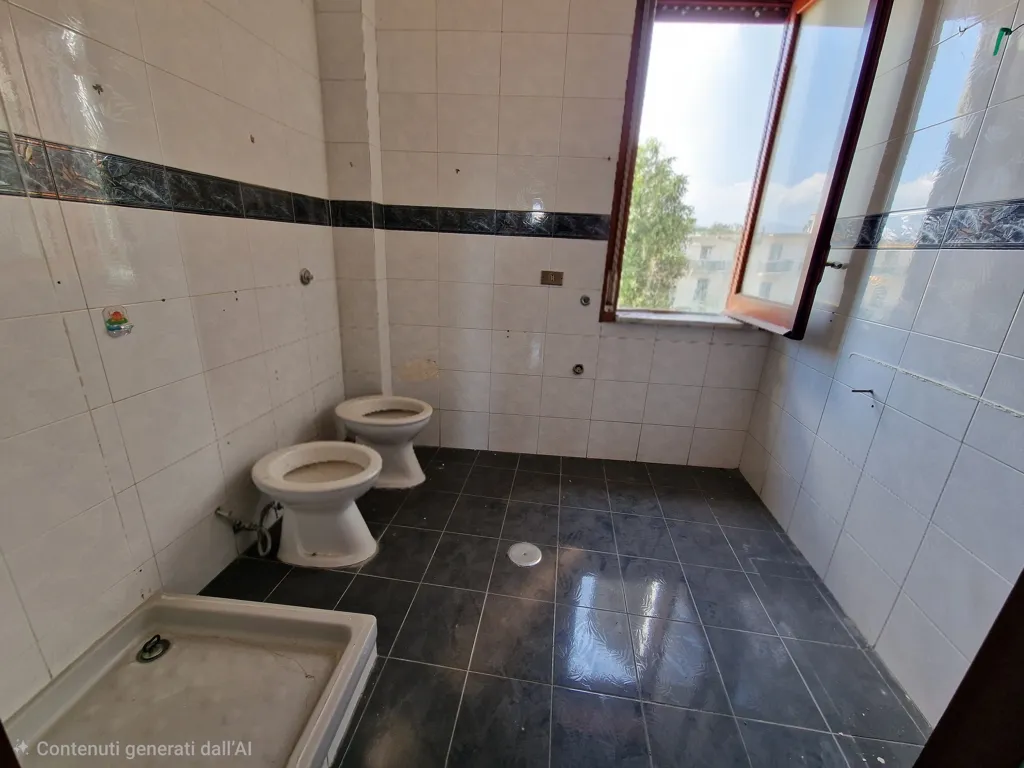 Bagni - Apartment to Renovate in Pompeii