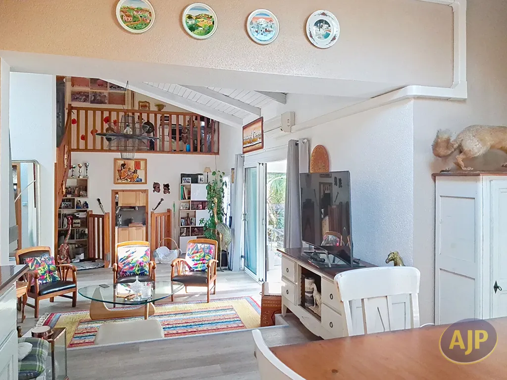 Soggiorno - Atypical House with Pool in St André D'Ornay