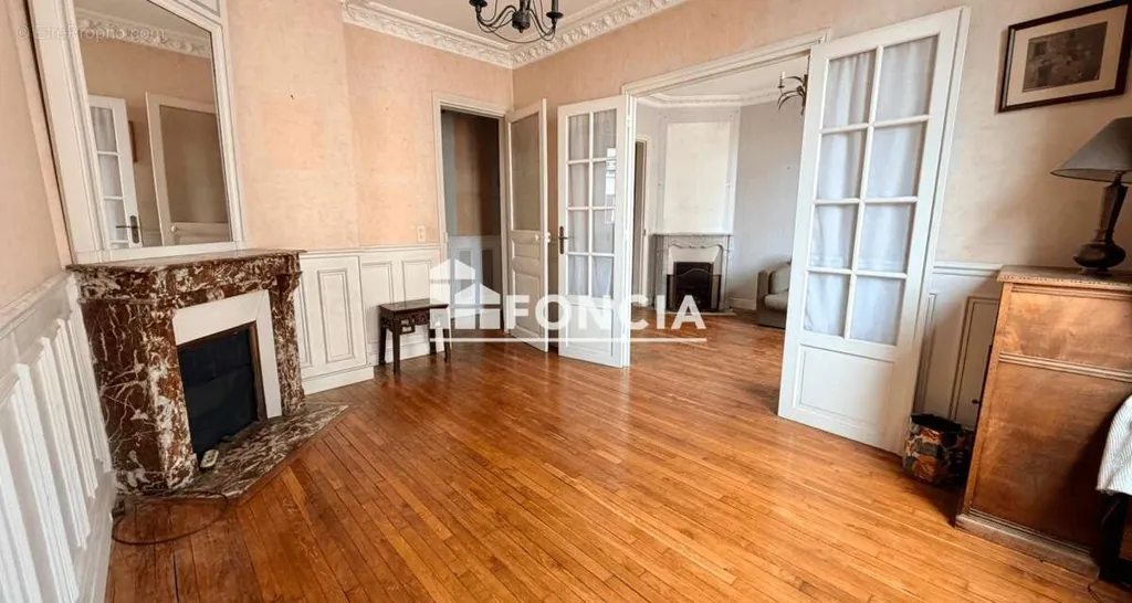 Soggiorno - Charming 3-Piece with Ascender in Paris
