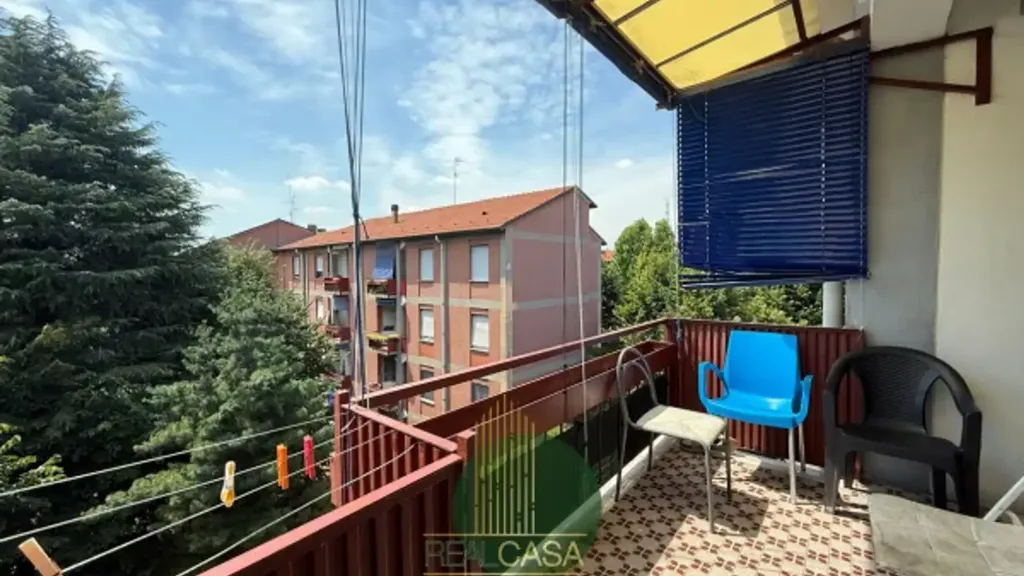 Balcon - Bright Two-Bedroom Apartment in Brugherio