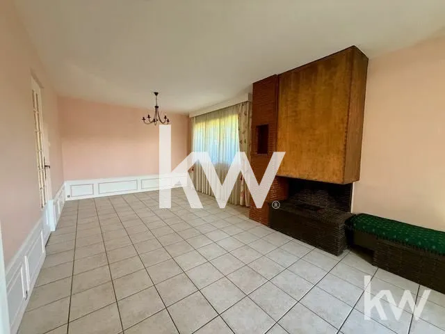 Soggiorno - Charming Villa with Garden in Saint-Étienne