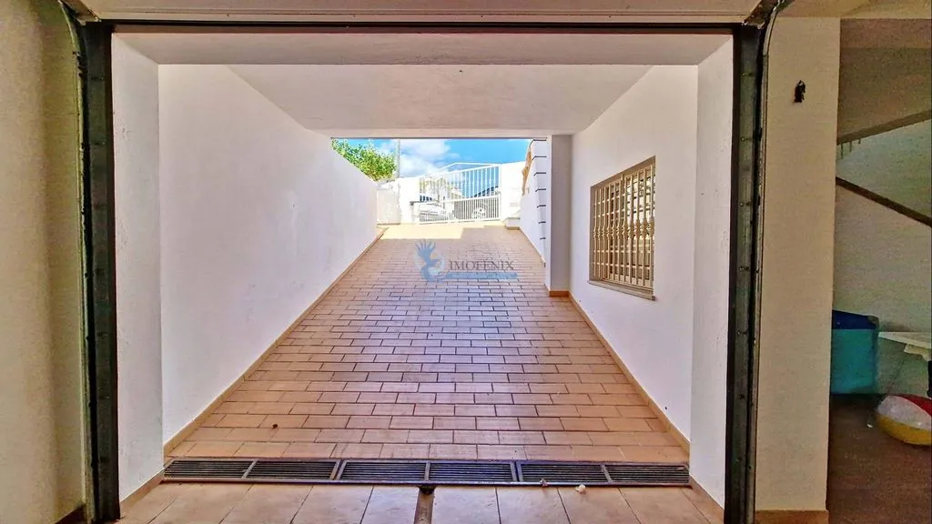 Garage - Luxury Villa with Sea View in Albufeira
