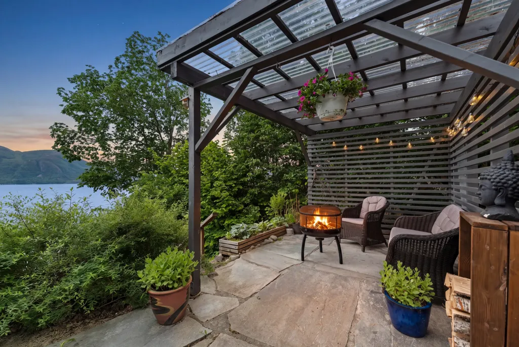 Terrazza - Seafront Cottage with Private Garden in Gausetbukta