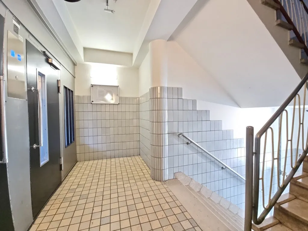 Entrée - Galerie Flat with Balcony in Rotterdam Centre